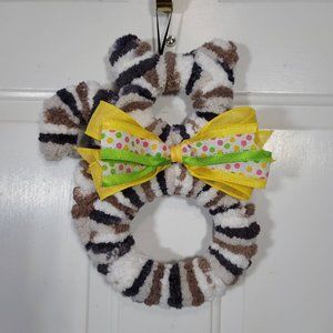 Calico Cat Wreath w/Ribbon Collar‎ & 5 Changeable Seasonal Bows, Yarn Cat Wreath